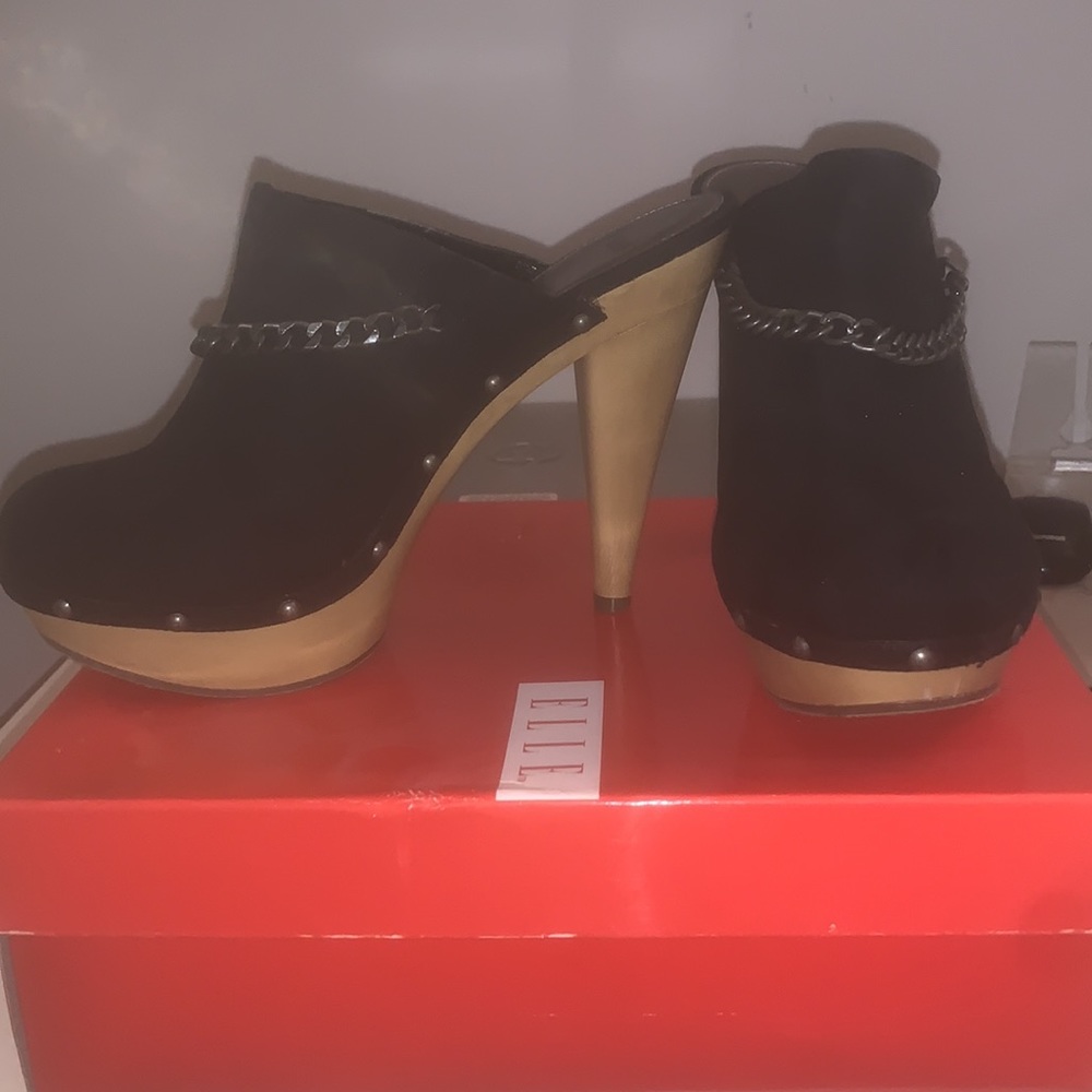 Elle Black Clogs - Picture 3 of 7